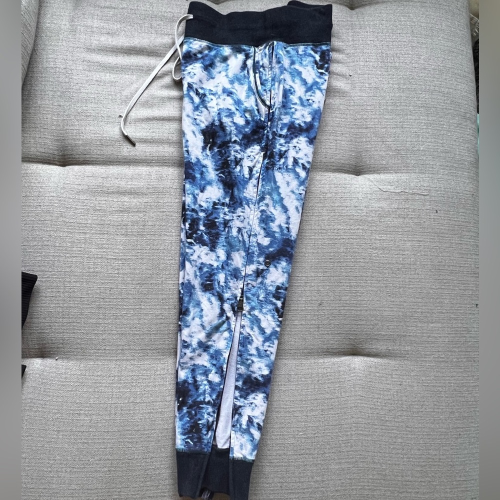 Lululemon tie dye Joggers. Size 6